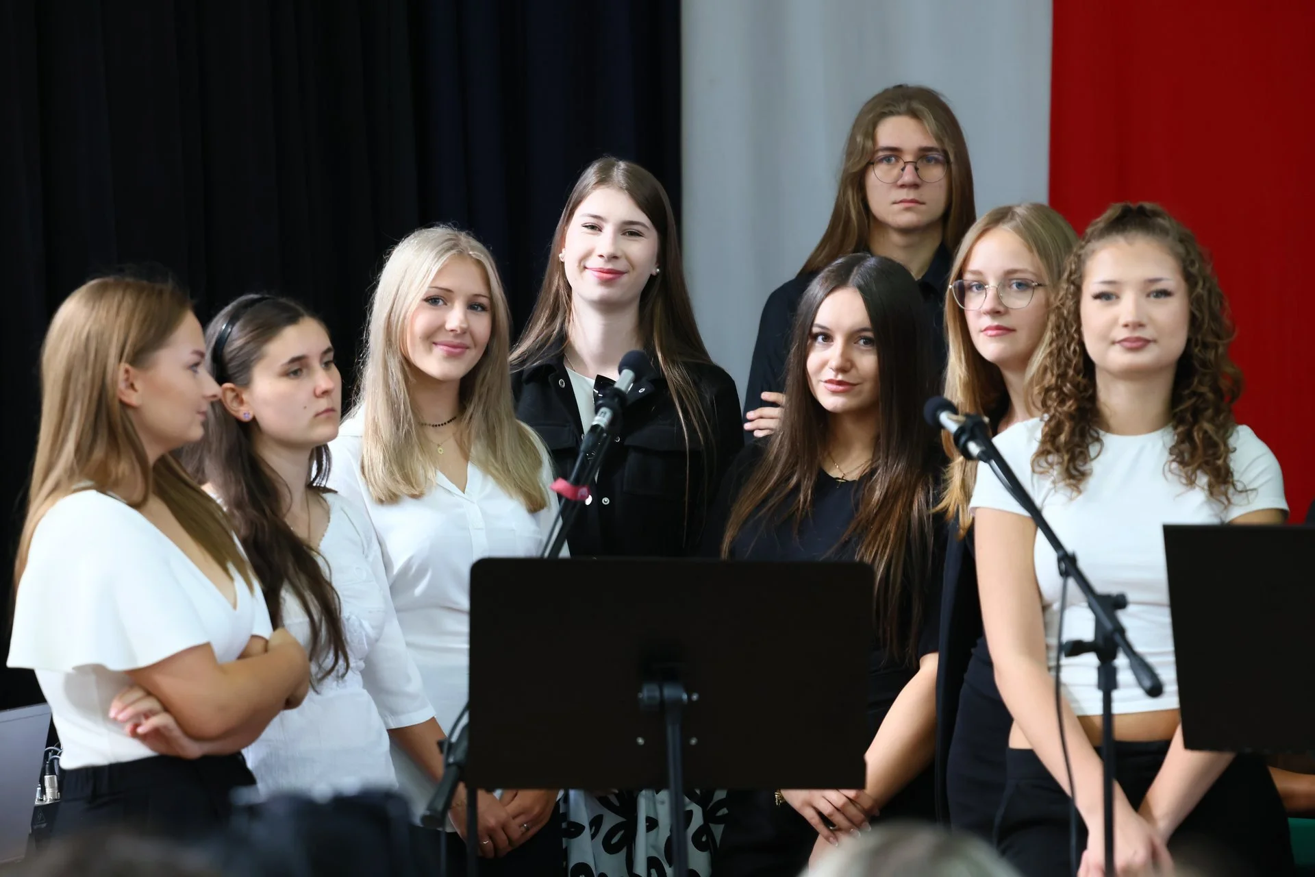 Wspaniały polonez na studniówce III LO w Piotrkowie