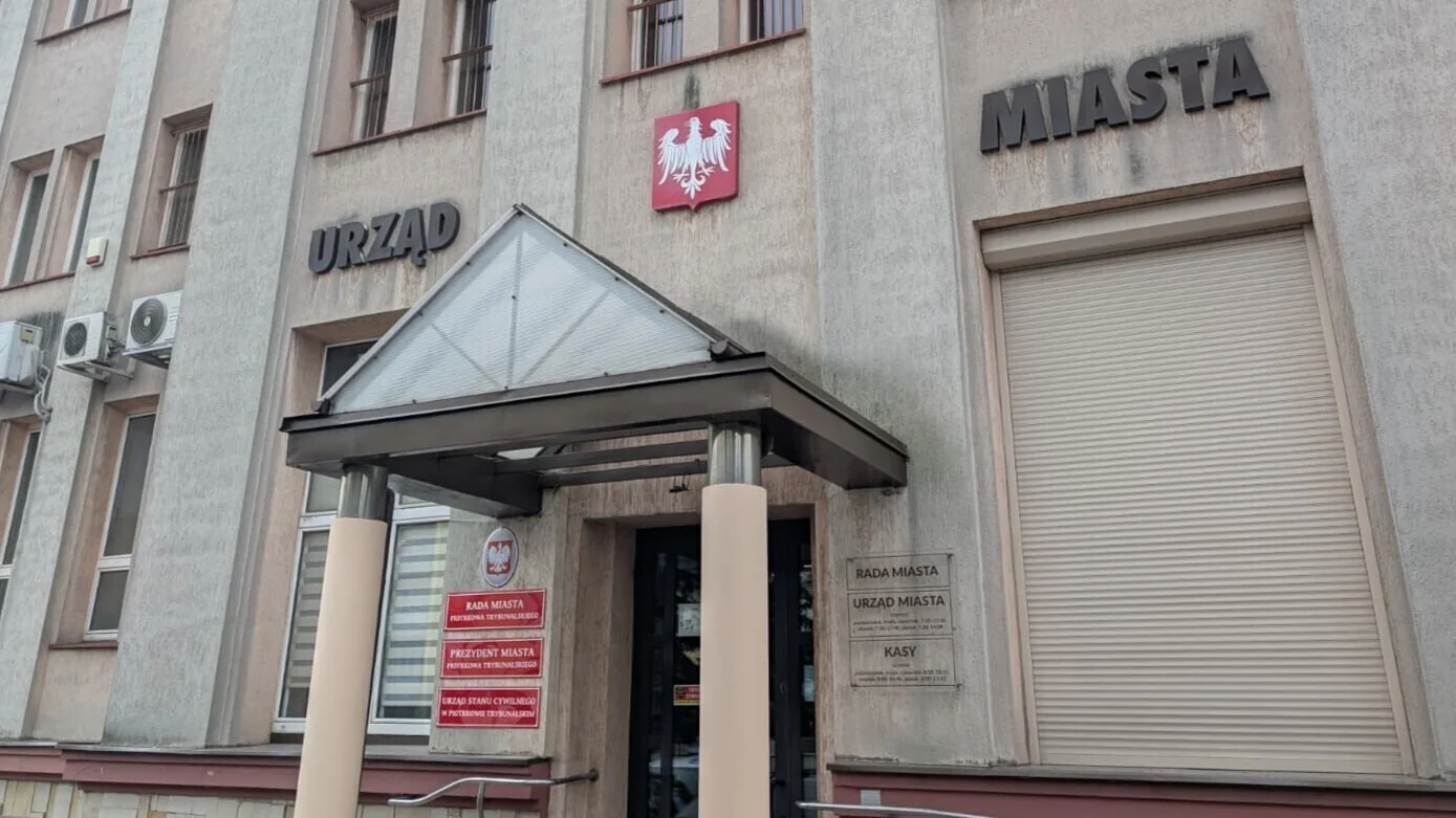 Bezpieczeństwo w szkołach w Piotrkowie Trybunalskim. Narada w magistracie i nowe procedury