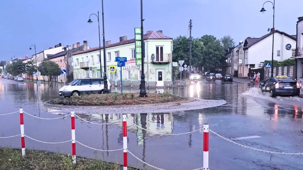 Piotrków: Mieszkańcy Ryneczka czekają na rozwiązanie problemu podtopień