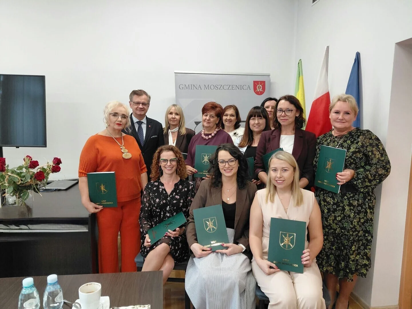 Nagrody dla dyrektorek i nauczycielek szkół w gminie Moszczenica